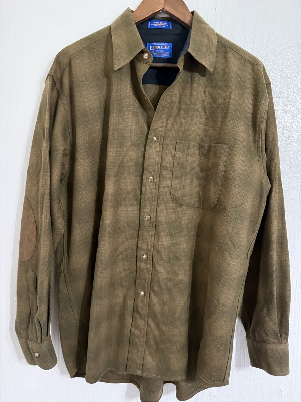Pendleton Trail Shirt Mens Size Large Green Brown Plaid Virgin Wool Elbow Patch
